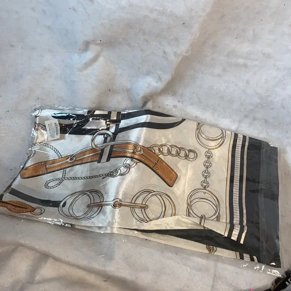 35” Equestrian Themed Square Scarf - Picture 10 of 11